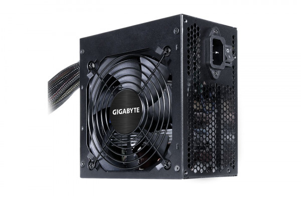 250-17956-gigabyte-p650b-1